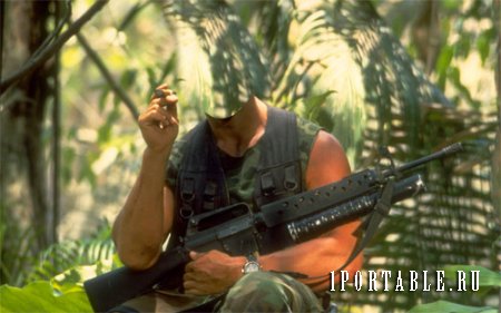  Шаблон psd - Солдат с оружием и сигарой в Джунглях 